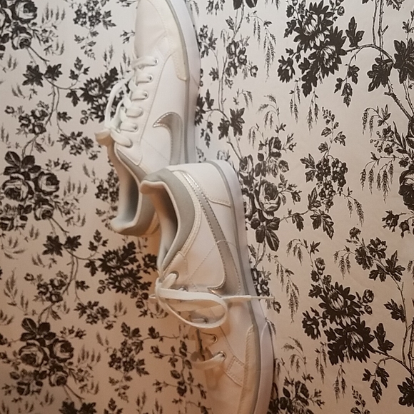 Nike white/metallic b30 - Picture 8 of 12